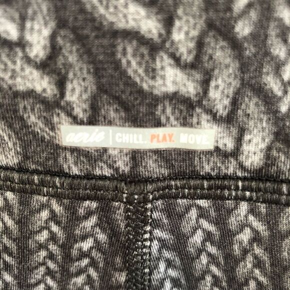 AERIE Chill Play Move High Waist Chain Cable Print Legging Size Medium - Picture 9 of 9